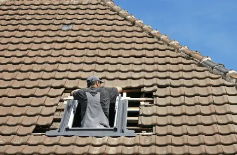 Pose de velux à Val-de-Livenne